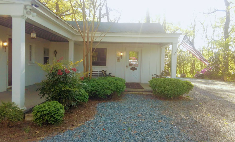 Exterior of the Cape Charles Milestone Lodge Cape Charles Virginia